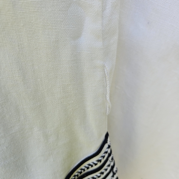 Banana Republic white linen tunic with blue accent embroidery size large - Picture 3 of 9